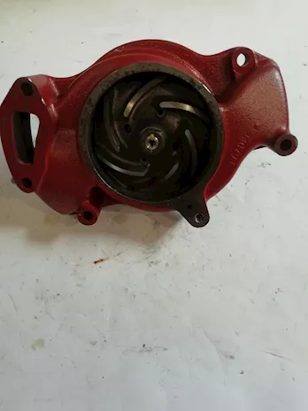 Scania pompa acqua a tre uscite