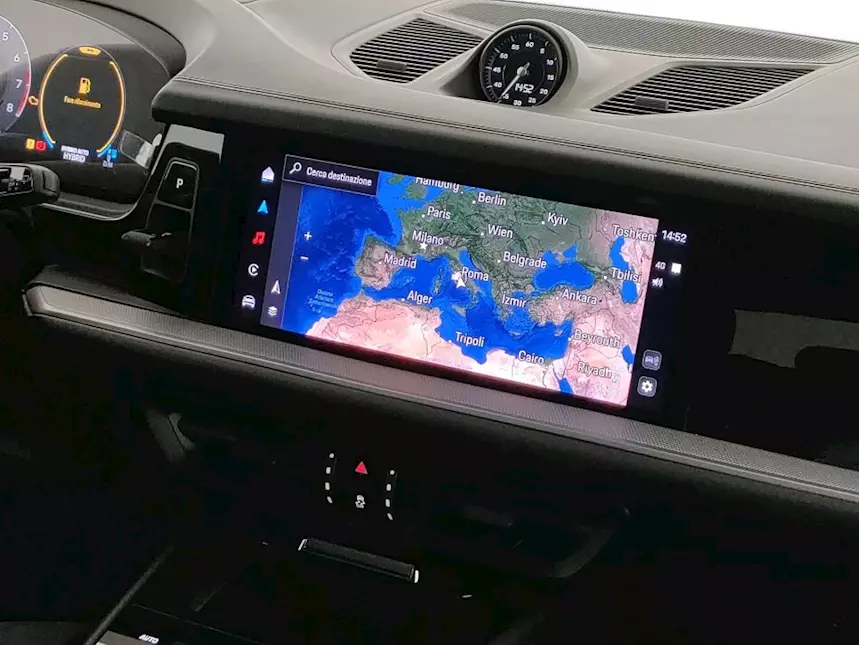 Porsche Cayenne 3.0 e - Hybrid Tiptronic Anno 2024 Km 30052, colore Beige - Foto 4