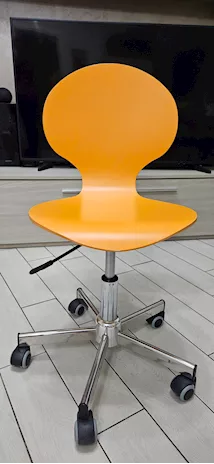 Sedia girevole cameretta