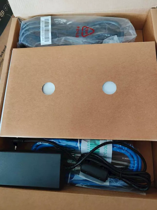 Foto 2Router QNAP QHora-322 SD-WAN 10GbE nuovo