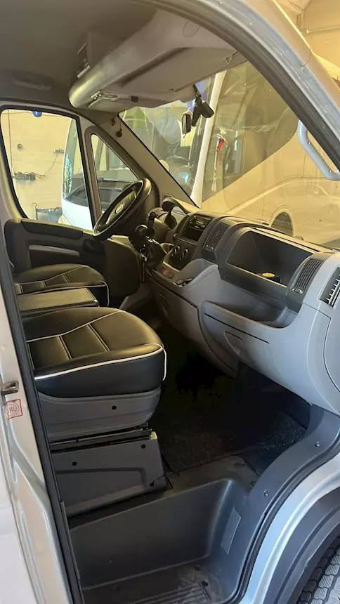 Foto 5Fiat Ducato Maxi 3.000 Anno 2008 Km 450000 Euro 4, selleria in pelle