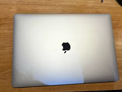 MacBook Pro 2019 16 Marca Apple, in ottime condizioni - Anteprima 3