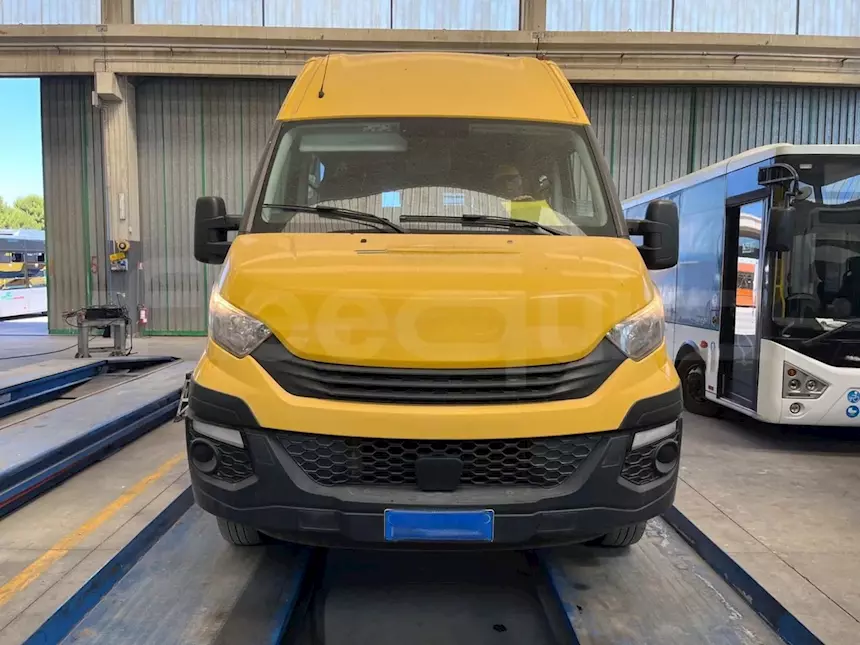 Foto 8Iveco Daily, 2019, 19 posti, Euro 6 Km 87972, cambio: manuale