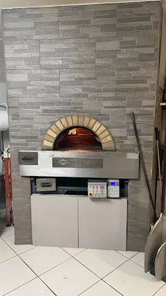 Blocco completo attrezzature pizzeria usato