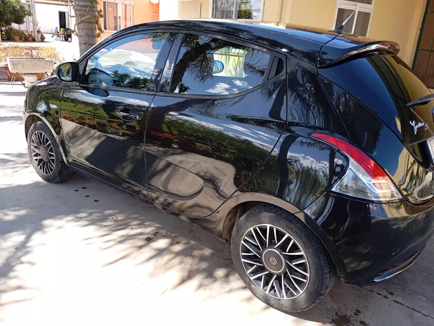 Lancia Y - Auto in perfette condizioni Per informazioni Ypsilon - Foto 7