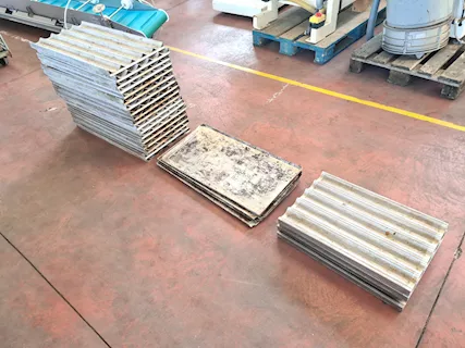 Teglie da pane per forno usate