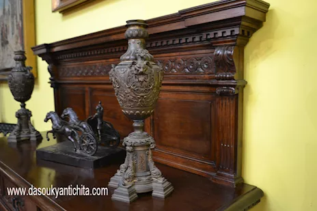 Coppia di candelabri in bronzo stile Rinascimento del 900
