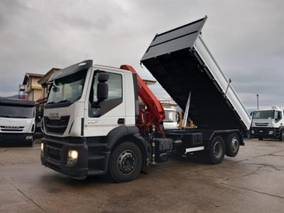 Iveco 260E 31 Euro 5 EEV gru e ribaltabile
