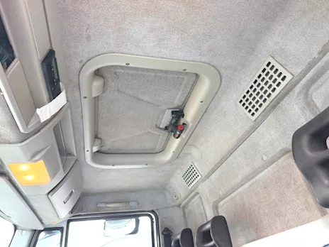 Camion Marca Iveco Eurocargo 180e24 k telaio - Anteprima 9