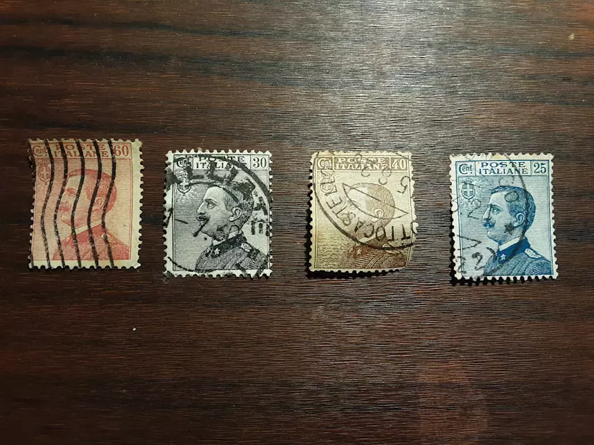4 francobolli del Regno d'Italia, colore ardesia