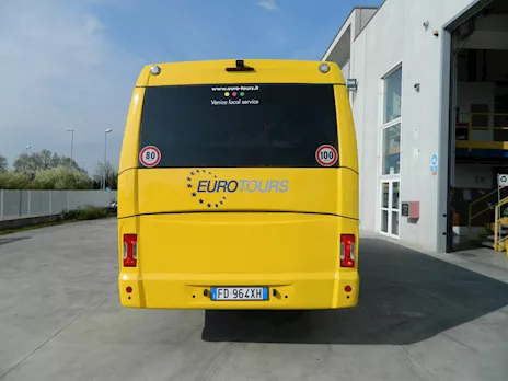 Scuolabus Euro 6 da 40 a 54 pax Iveco, cambio automatico - Anteprima 5