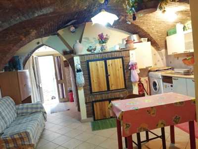 Foto 2 Casa indipendente su 3 livelli, ottimo stato