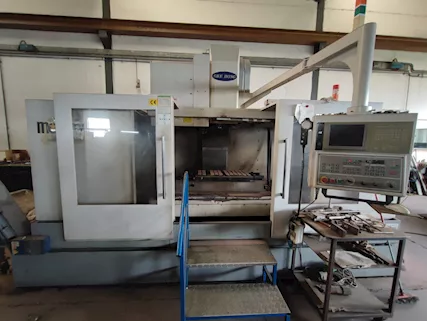 Centro di lavoro verticale SHE HONG VMC 1600A