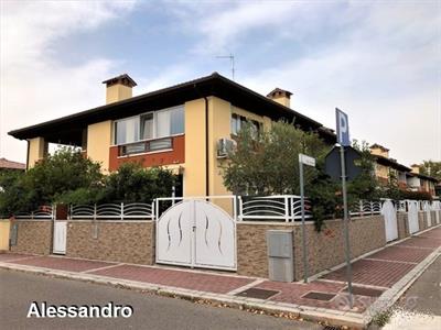 Villa Terracielo ad angolo con ottime rifiniture - Anteprima 1