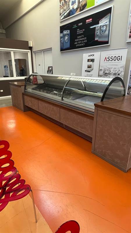 Lavapiatti a carica frontale rialzata Zanussi 642x723x1477, modello LS -  Pescara