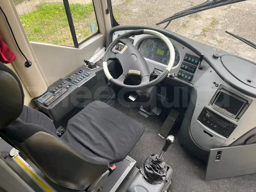 Foto 4King Long XMQ6900, 2010, 37 posti, Euro 5 Km 534154, cambio: manuale