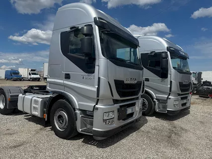 Iveco Hiway 500 trattore con semirimorchio centinato Anno 2015 - Foto 6