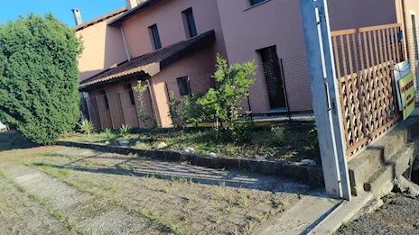Deposito merce o mezzi