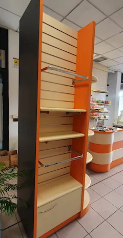 Mobile bifacciale dogato con antine - Anteprima 2