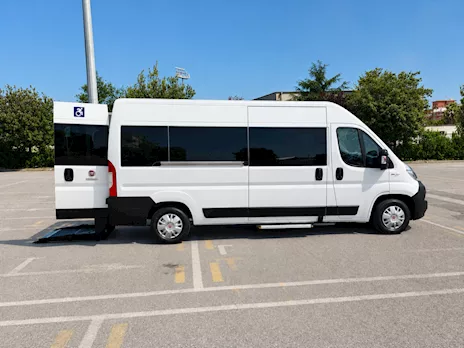 Fiat Ducato Maxi Passo Extra 9 Posti Trasporto Disabili, con pedana - Anteprima 2