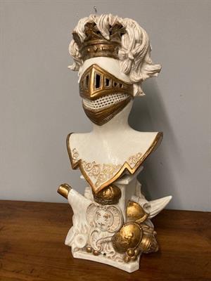 Antica scultura ceramica armatura di cavaliere