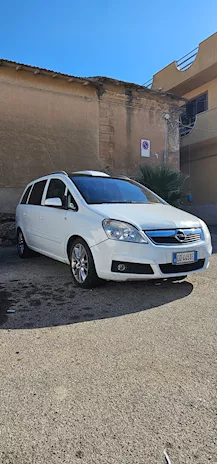 Opel Zafira 1.9 JTD cosmo