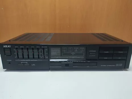 Amplificatore AKAI anni 90