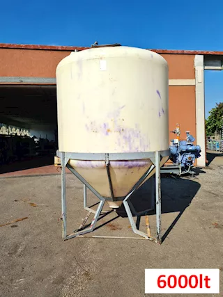 Silos in plastica per liquidi usati