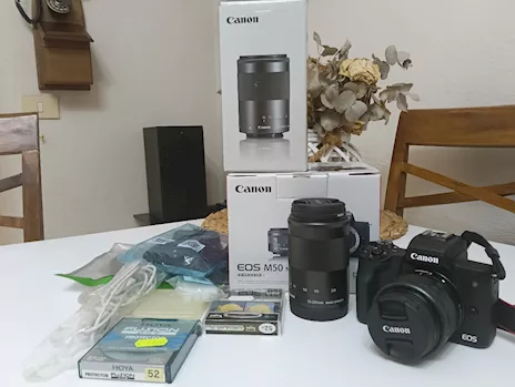 Canon Eos M50 mark ii + 15-45 e 55-200. Perfetta