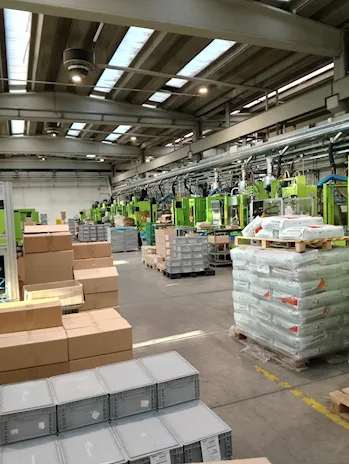 Stampaggio plastica categorie protette