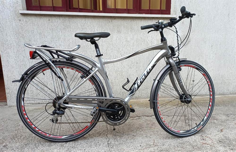 Bicicletta usata Atala da uomo, mod. Tipologia trekking, come nuova