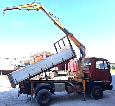 Mercedes 814 cassone ribaltabile trilaterale con gru Effer 4000, 2 s