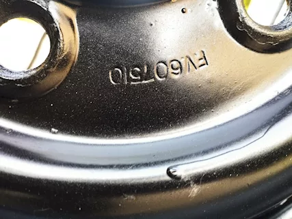 2 Cerchi e gomme Michelin 7.50R16 Land Rover 88 109 - Foto 5