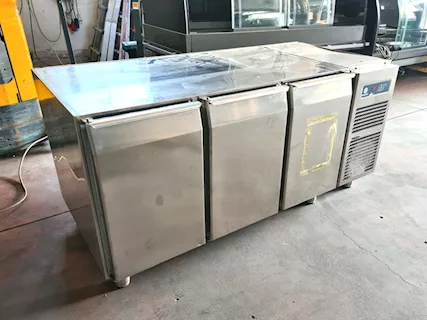 Tavolo armadiato inox per refrigerazione usato
