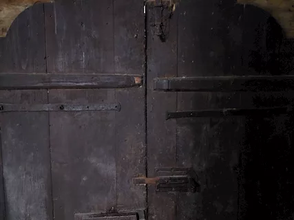Portone in legno doppio, antico, in buone condizioni - Foto 3