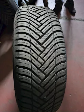 Pneumatici 4 stagioni