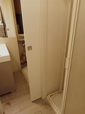 Porta scorrevole scomparsa con muro cartongesso