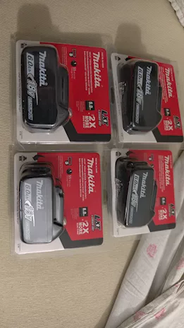 Batterie n. 4 nuove 18V 6Ah per utensili Makita