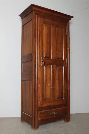 Armadio stipo provenzale fine 700