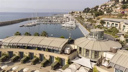 Marina di San Lorenzo - IM Affitto posto 12,30M su molo.