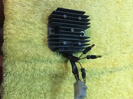 Regolatore corrente Honda XL600 RM/LM