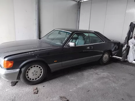 per conto di un cliente Mercedes 560 SEC auto storica