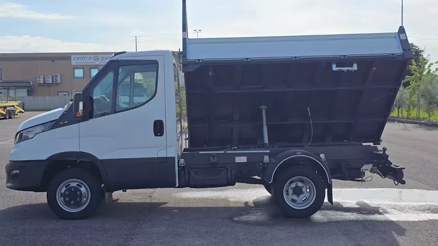 Foto 5Iveco Daily 35C18 passo 3000, cilindrata 3000, 180 CV, casso, cassone ribaltabile