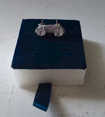 Orecchini lobo punto luce di argento 925