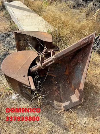 Benne varie misure con attacco x terna JCB 3CX
