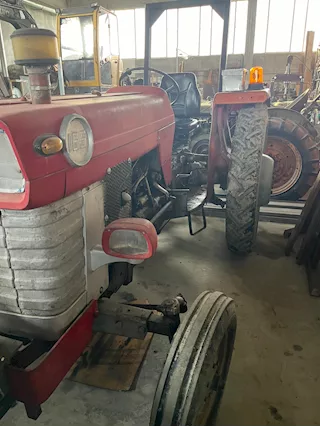 Massey Fergunson 165