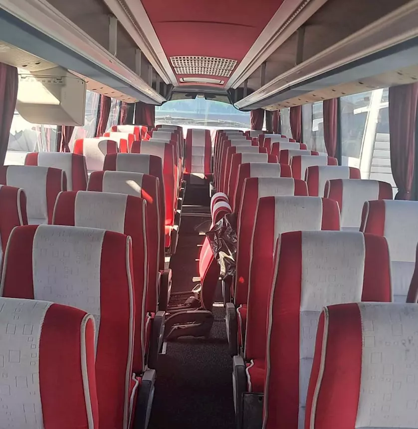 Foto 6VENDO PER RICAMBI Marca VOLVO B12B 9900 - 420 CV - EURO 3 Anno 2002