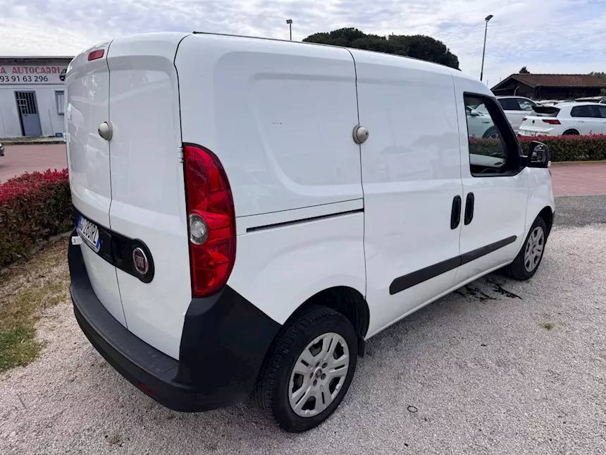 Foto 4Fiat Modello Doblò 1.3MJT 95 CV E6D-T 2021 no IVA Km 125000 Euro 6