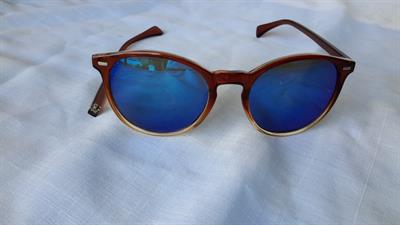 Occhiali da sole, modello RayBan