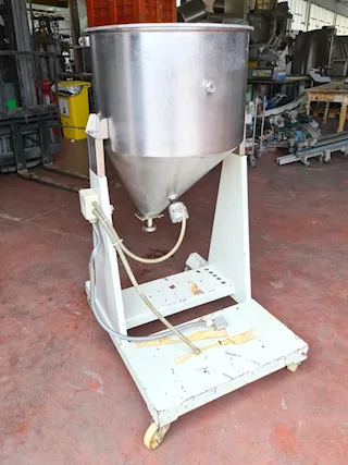 Tramoggia inox carrellata per liquidi usata